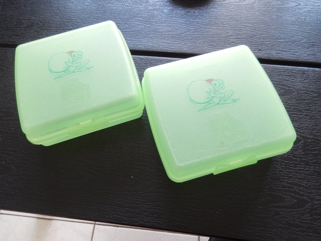 2 tupperware bakjes met kikker (gebruikt), Ophalen of Verzenden, Gebruikt, Bak of Kom