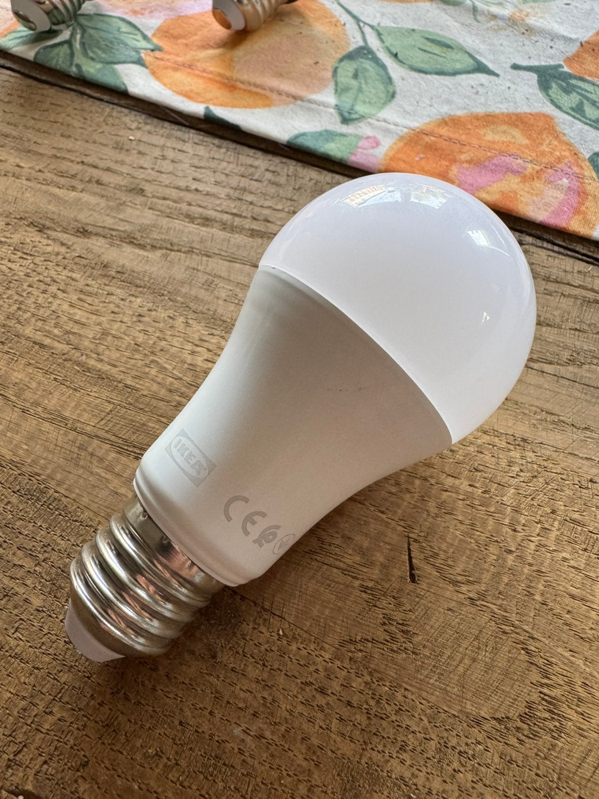 IKEA TRADFRI smart lamp kleur - E27 - 1055lm, Huis en Inrichting, Lampen | Losse lampen, Led-lamp, Meerkleurig, 60 watt of meer