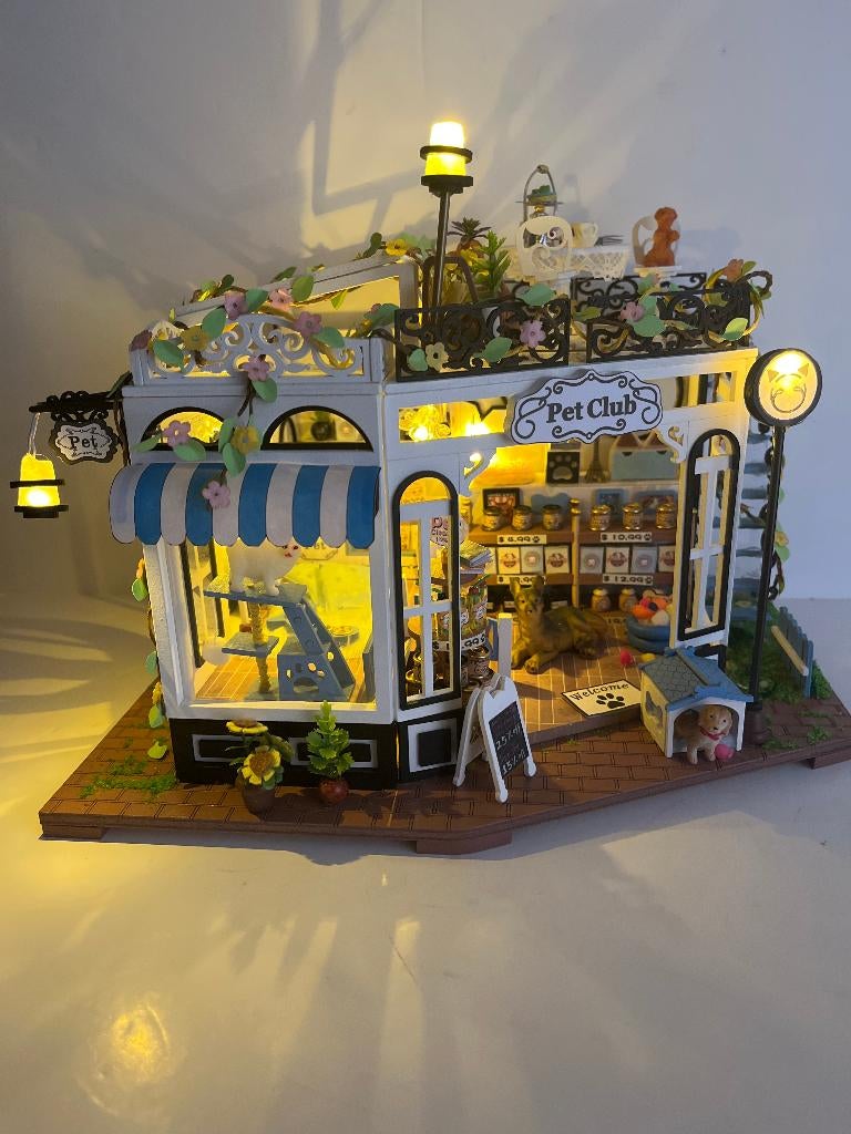 Miniatuur My tiny house Petshop, verlichting, muziekdoos, Hobby en Vrije tijd, Verzenden, Zo goed als nieuw, Knutselwerk