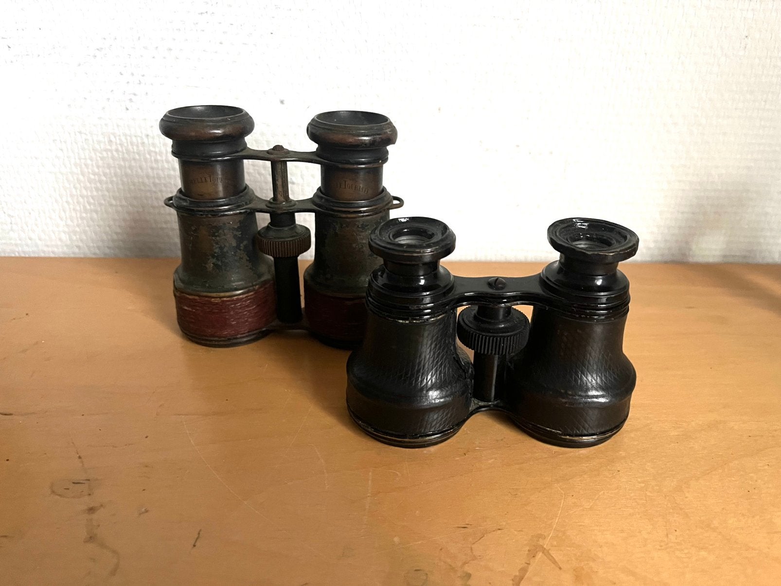 Twee antieke verrekijkers, Audio, Tv en Foto, Optische apparatuur | Verrekijkers, Ophalen of Verzenden, Zo goed als nieuw, Overige typen