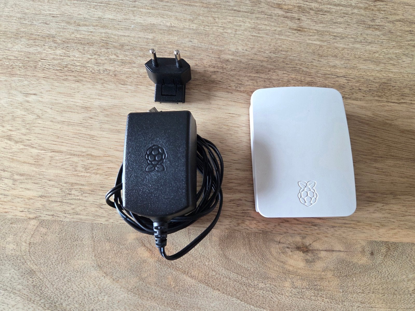 Raspberry Pi 3 Model B+ (incl. voeding & behuizing), Ophalen of Verzenden, Zo goed als nieuw