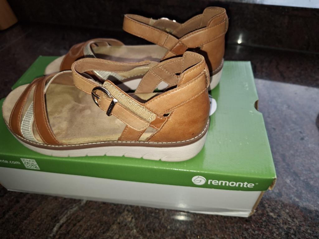 Sandalen cognac en bronskleurig leer maat 36, Overige kleuren, Remonte, Zo goed als nieuw, Sandalen of Muiltjes