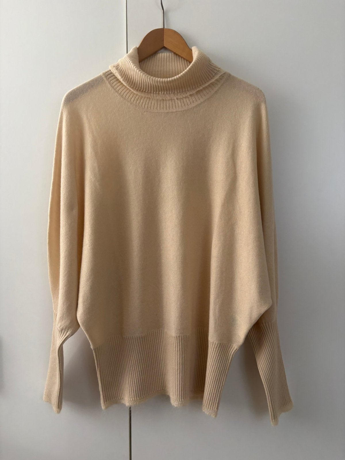 Nieuwe trui van Malene Birger, Ophalen of Verzenden, Nieuw, Maat 38/40 (M), Beige