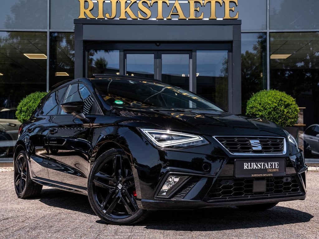 Seat Ibiza 1.0 EcoTSI FR|PANO|ACC|CAMERA|CARPLAY|18''|LED, Gebruikt, 3 cilinders, Automatische klimaatregeling, Hatchback
