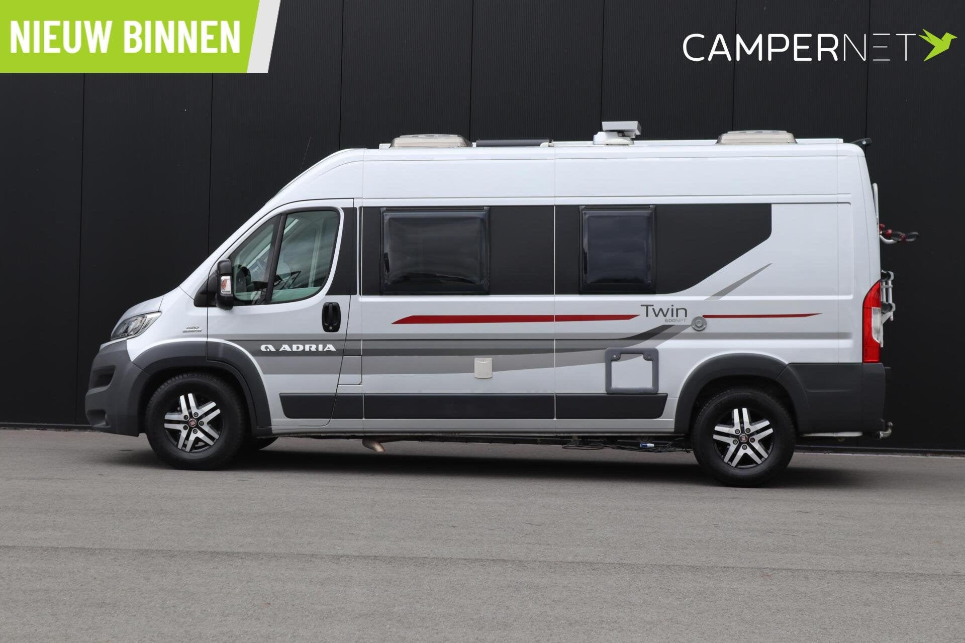 Adria TWIN 600 SPT Multijet 150pk | Omvormer | Luifel | Trek, Buscamper of Camperbus, Achteruitrijcamera, Tot en met 2, 6 tot 7 meter