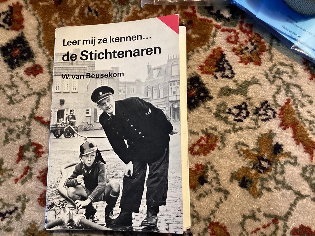 UTRECHT - Leer me ze kennen…de Stichtenaren - W. v. Beusekom, Ophalen of Verzenden