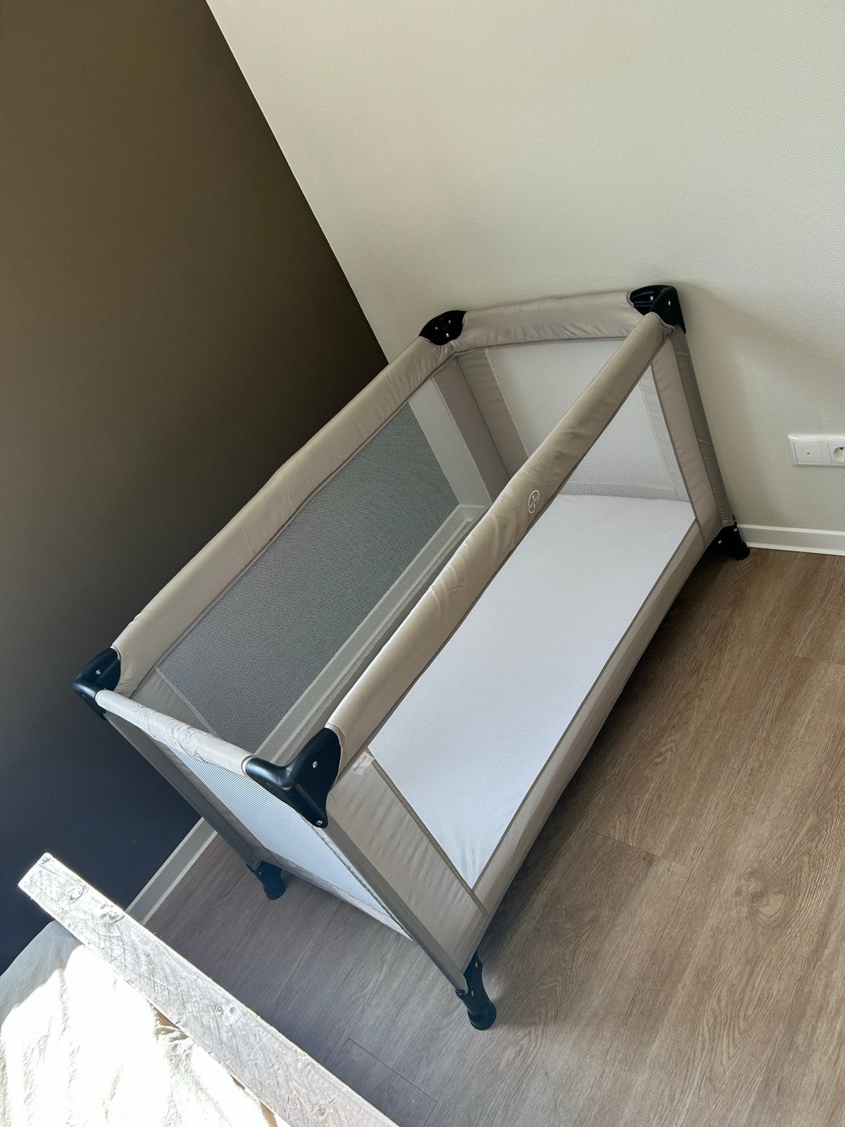 2x Mama Loes campingbed met matrassen, moltons en hoeslakens, Ophalen of Verzenden, Zo goed als nieuw, Reisbedje