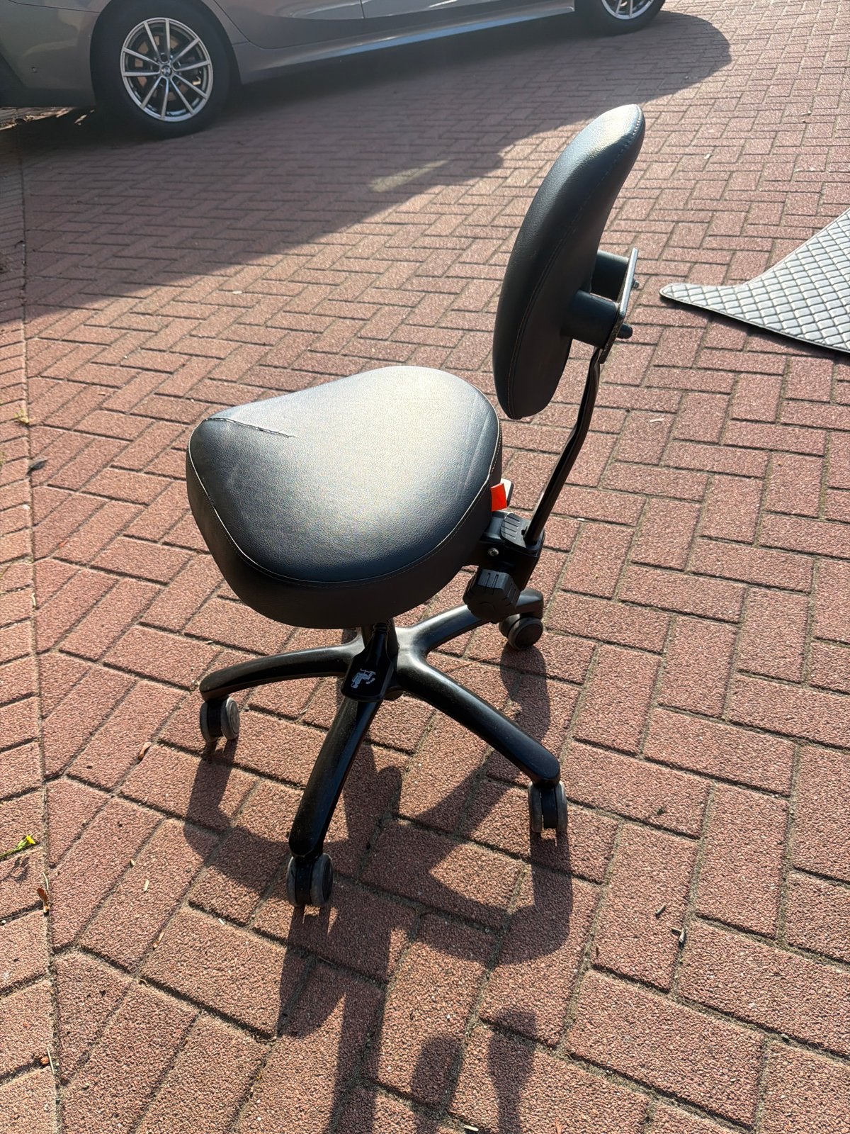 Ergonomische Zadelkruk met Rugleuning - Zwart, Ophalen, Gebruikt, Zwart, Bureaukruk