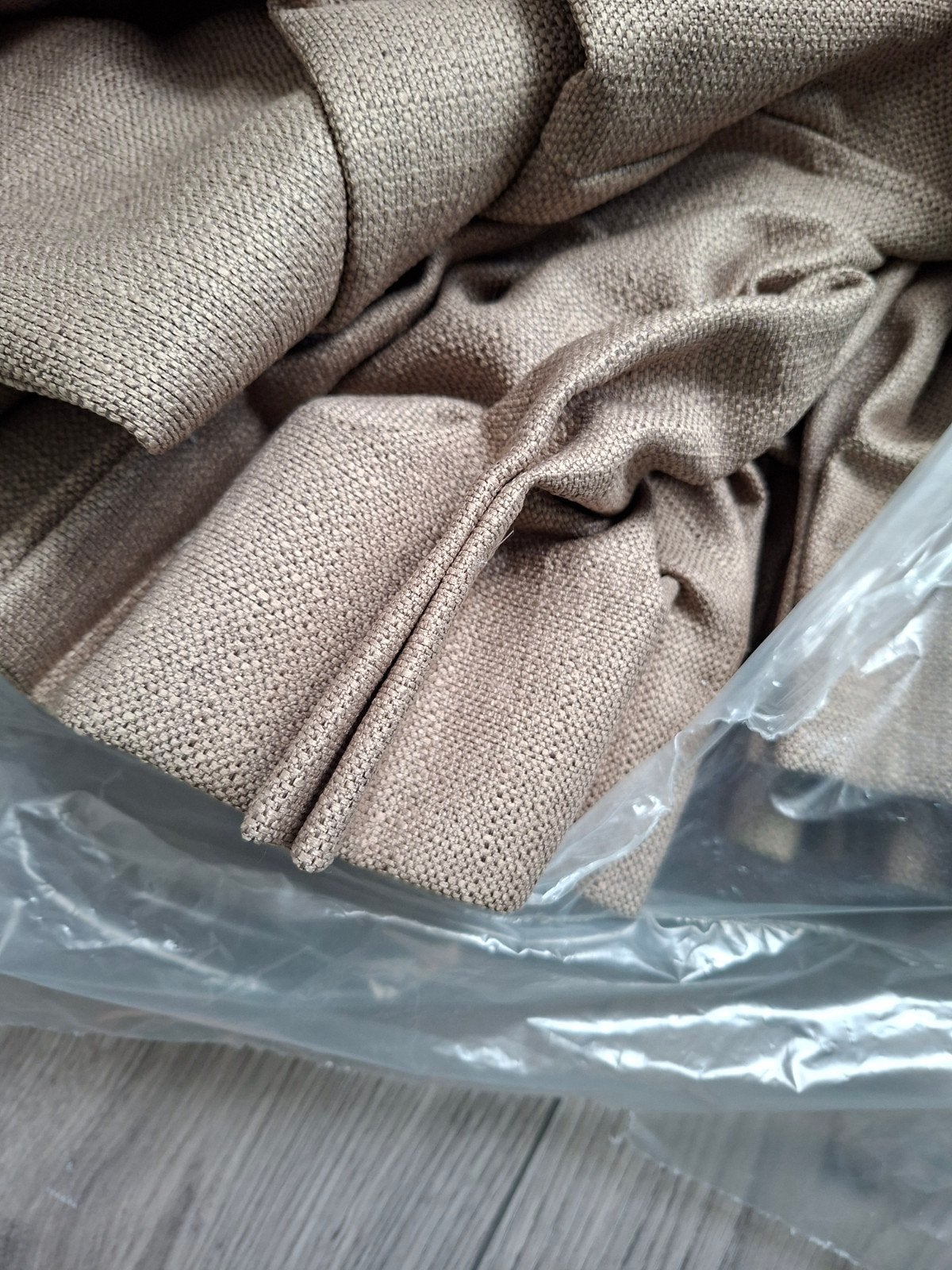 2 taupe kleur gordijnen, Ophalen, Gebruikt, Polyester, Overige kleuren