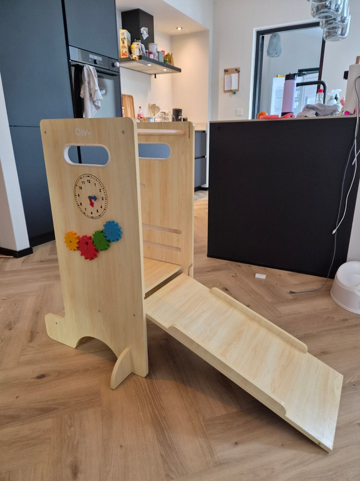 Olvy 4-in-1 Leertoren: Keukenhulp, Glijbaan, Montessori, Kinderen en Baby's, Ophalen, Zo goed als nieuw