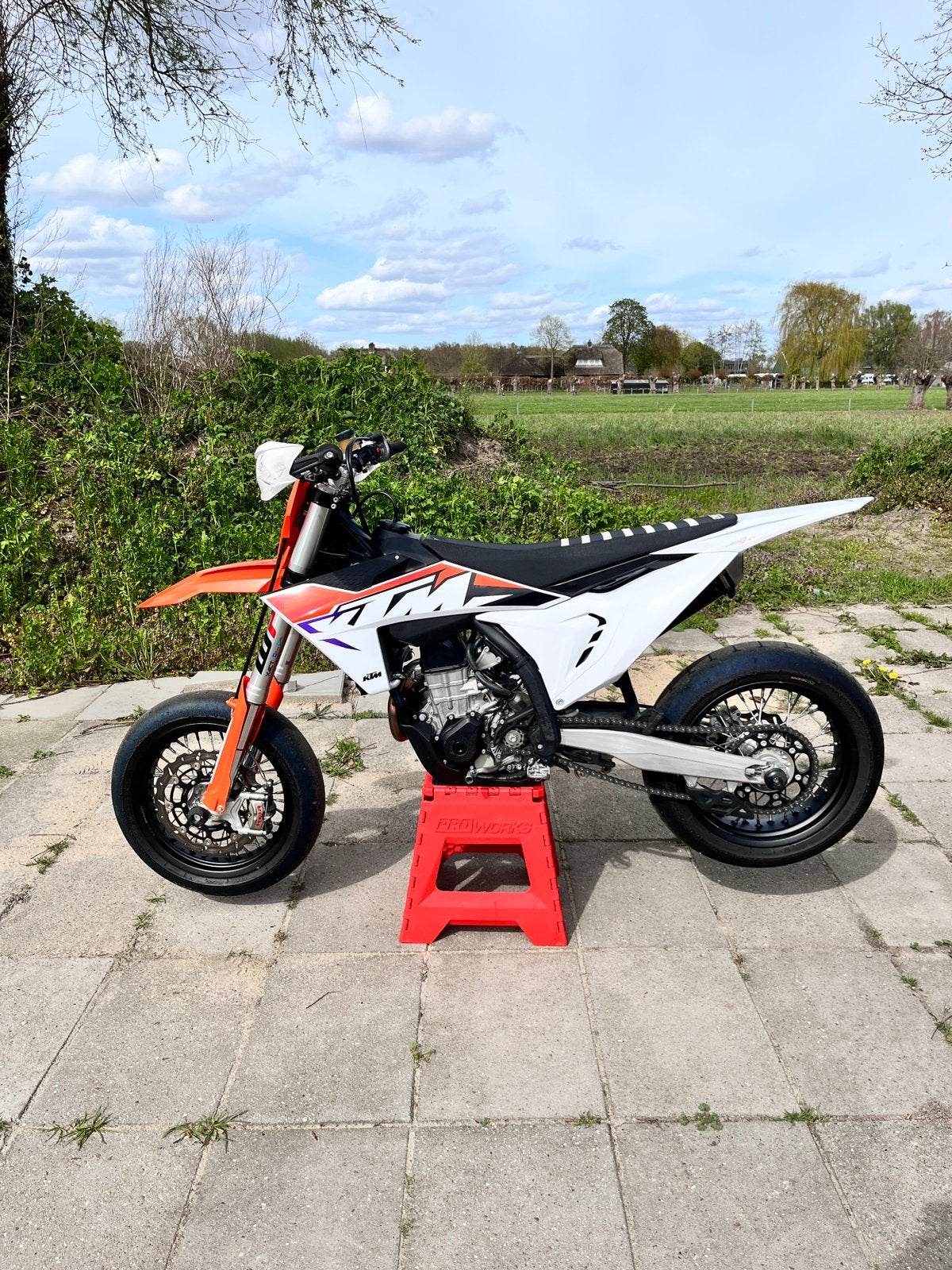 KTM SMR 450 2023, Ophalen