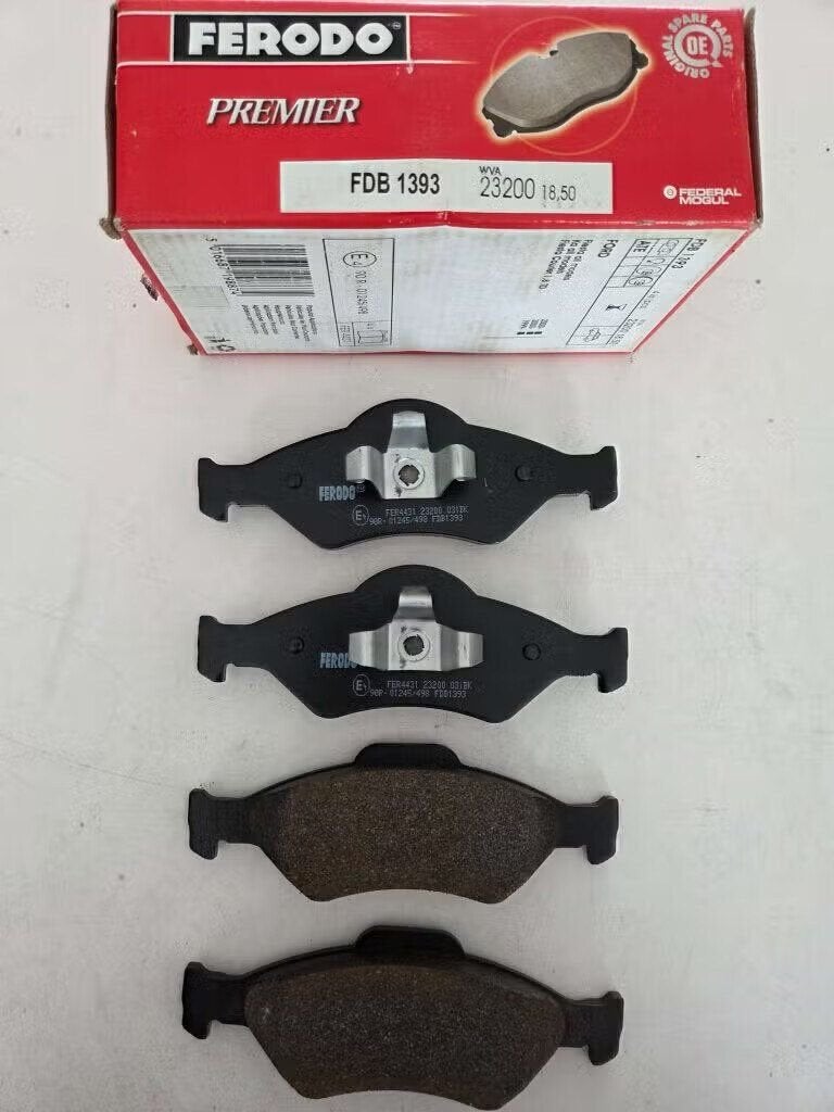 Set Remblokken Ford Fiesta Mazda 121, Auto-onderdelen, Remmen en Aandrijving, Gebruikt, Ophalen of Verzenden