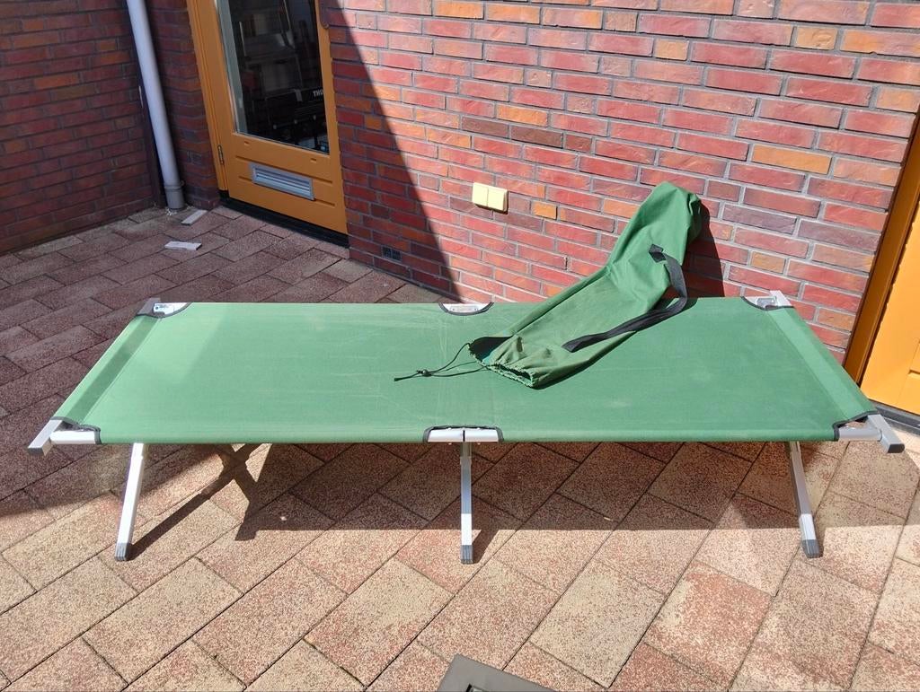 Opvouwbaar veldbed / campingbed met draagtas, Ophalen, Gebruikt