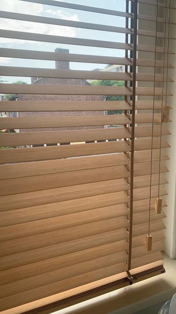 INHUIS lichtbruine bamboe lamellen luxaflex 126x167cm, Huis en Inrichting, Stoffering | Gordijnen en Lamellen, Zo goed als nieuw