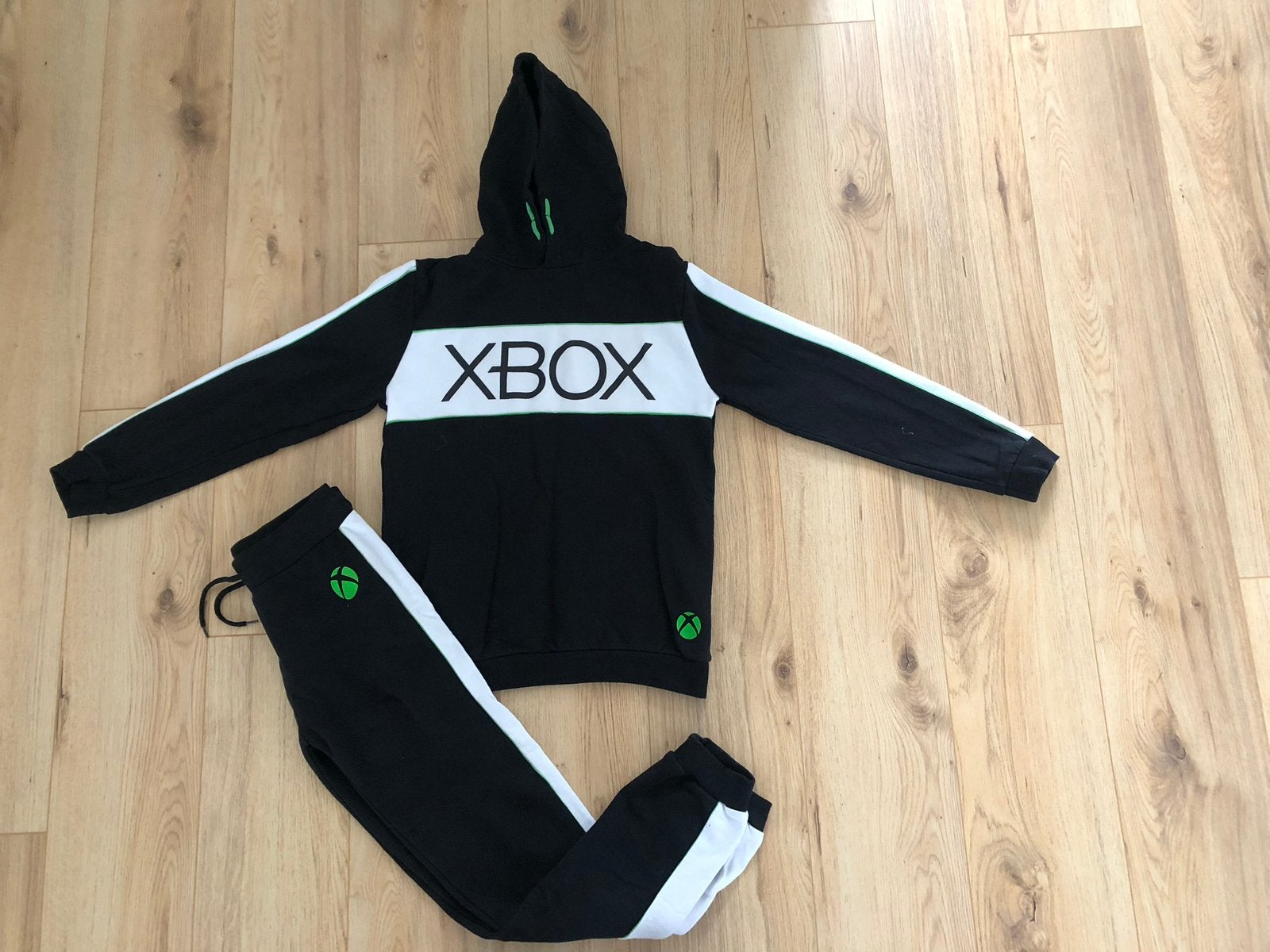 Als nieuw XBOX joggingpak joggingpak sweat pak zwart wit 170, Ophalen of Verzenden, Zo goed als nieuw, Jongen, Sport- of Zwemkleding