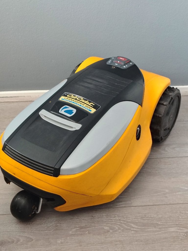 Robotmaaier Robomow Cub Cadet 600 m2 met accessoires., Ophalen, Gebruikt, Robomow, Bestuurbaar via app
