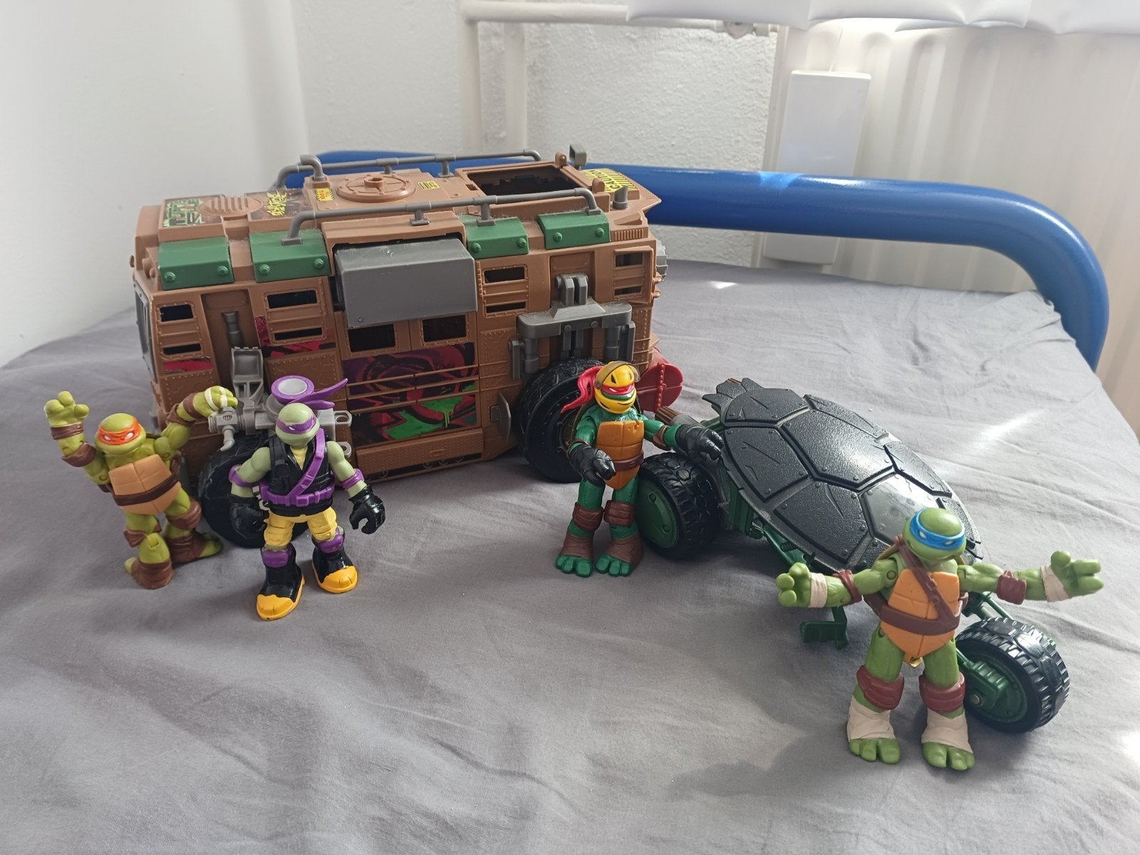 Nuja Turtles speelset met voertuig en figuren, Ophalen of Verzenden, Gebruikt