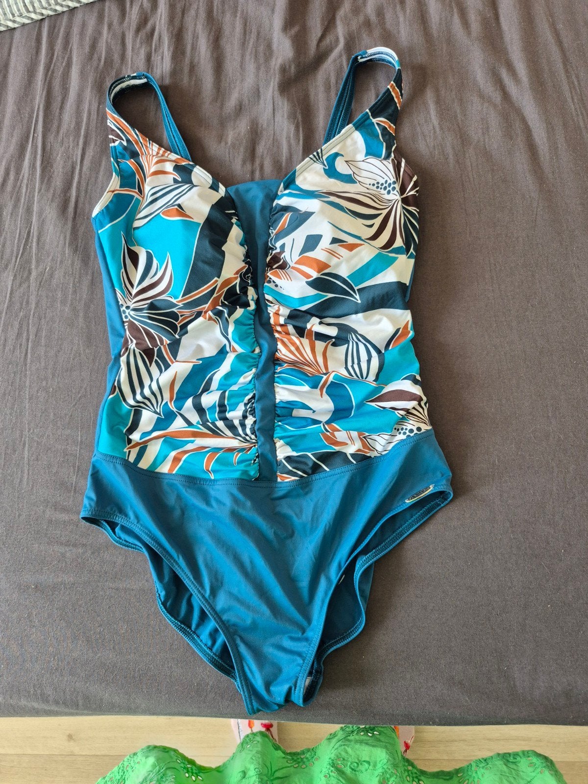 Sunflair badpak maat 42 met softcups - Zo goed als nieuw, Meerkleurig, Badpak, Ophalen of Verzenden, Zo goed als nieuw