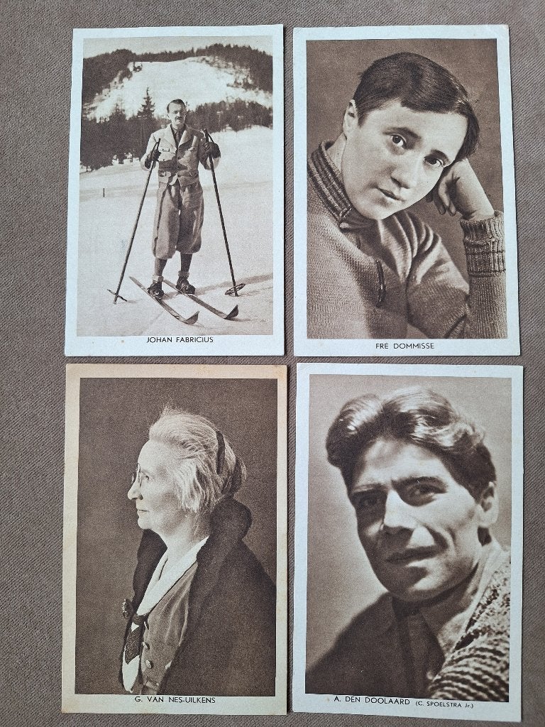 Boekenweekgeschenk 1934 - 4 portretkaarten, Ophalen of Verzenden, Gelezen