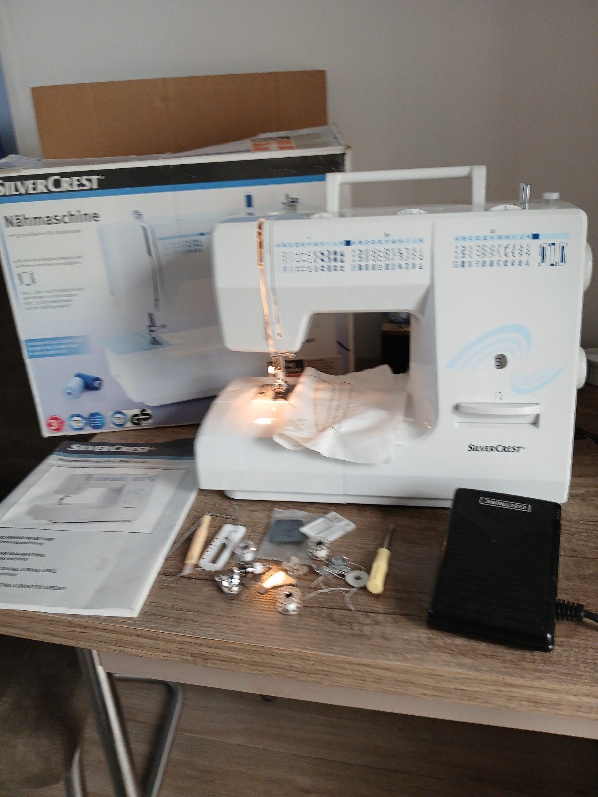 Naaimachine Silver Crest,model:SNM 33A1., Ophalen, Zo goed als nieuw, Naaimachine, Overige merken