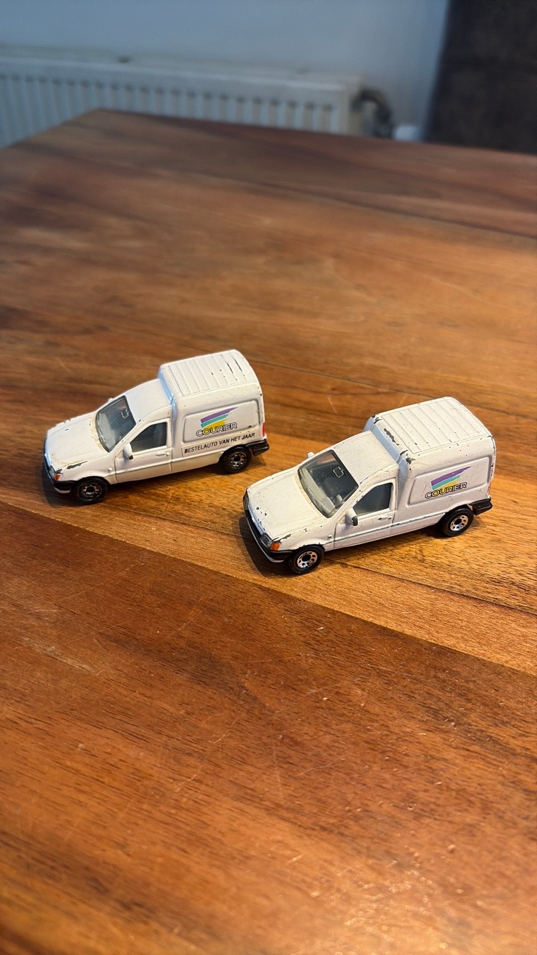 Matchbox ford courier 1991 2 verschillende modellen, Ophalen of Verzenden, Gebruikt, Bus of Vrachtwagen