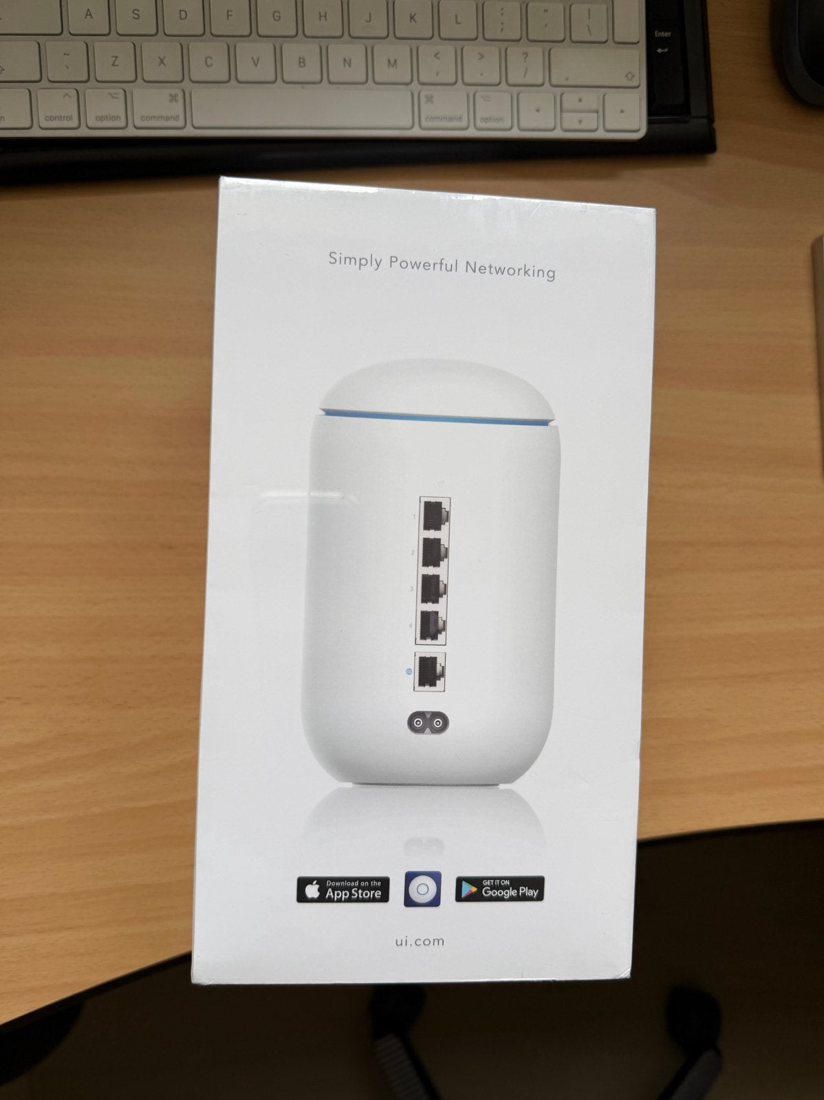 Ubiquiti UniFi Dream Machine (UDM) - Nieuw in doos, Computers en Software, Routers en Modems, Ophalen of Verzenden, Nieuw, Router