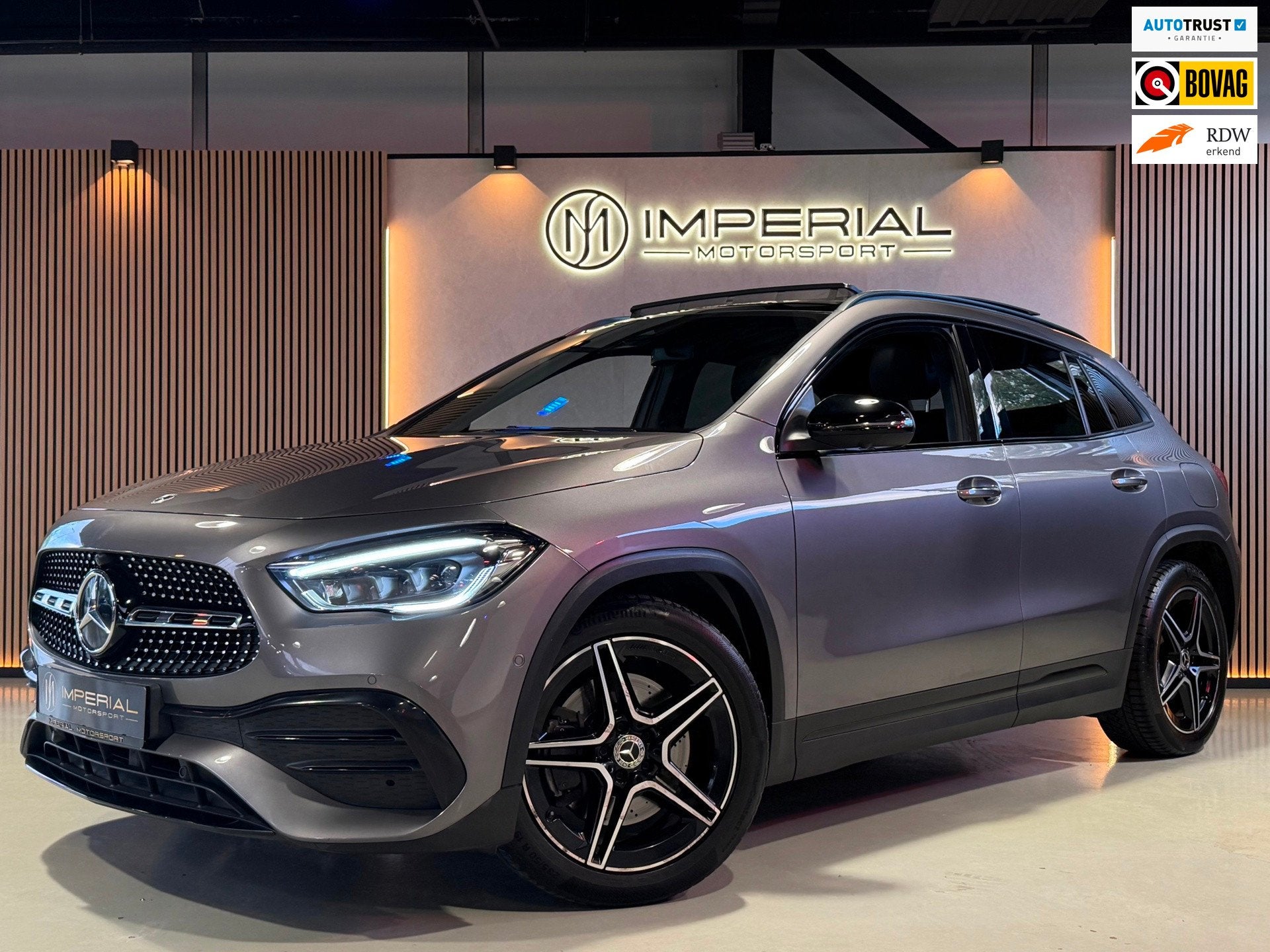 Mercedes-Benz GLA-klasse 250 4MATIC AMG Line Pano|360|Trekh|, Auto's, Automaat, 15 km/l, Gebruikt, 4 cilinders