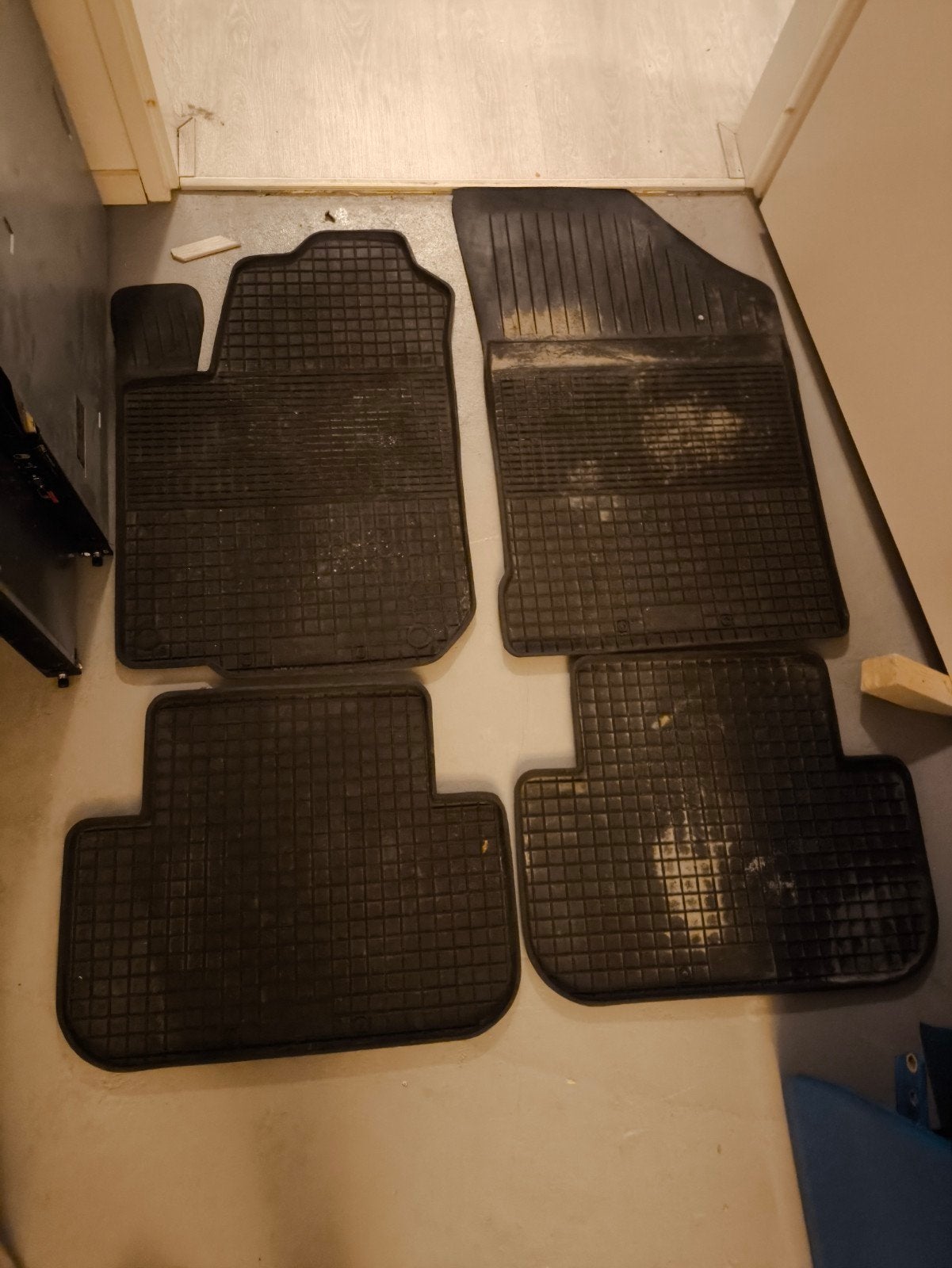 Rubberen matten set Toyota Aygo/C1 Peugeot 107., Auto diversen, Automatten, Ophalen of Verzenden