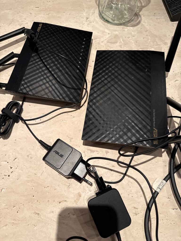 2x ASUS RT-AC66U B1 Dual Band Gigabit Routers, Computers en Software, Routers en Modems, Ophalen, Gebruikt, Router