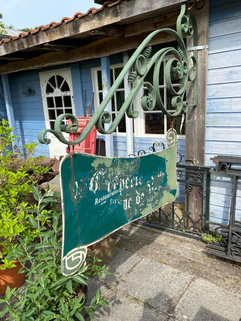 Groot brocante smeedijzer wandbord hangbord, Ophalen