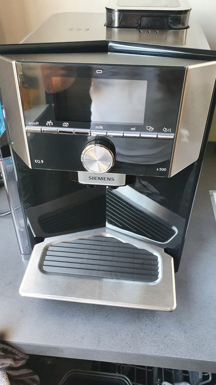 Siemens EQ.9 S500 Volautomatische Espressomachine, Witgoed en Apparatuur, Koffiezetapparaten, Afneembaar waterreservoir, Gebruikt