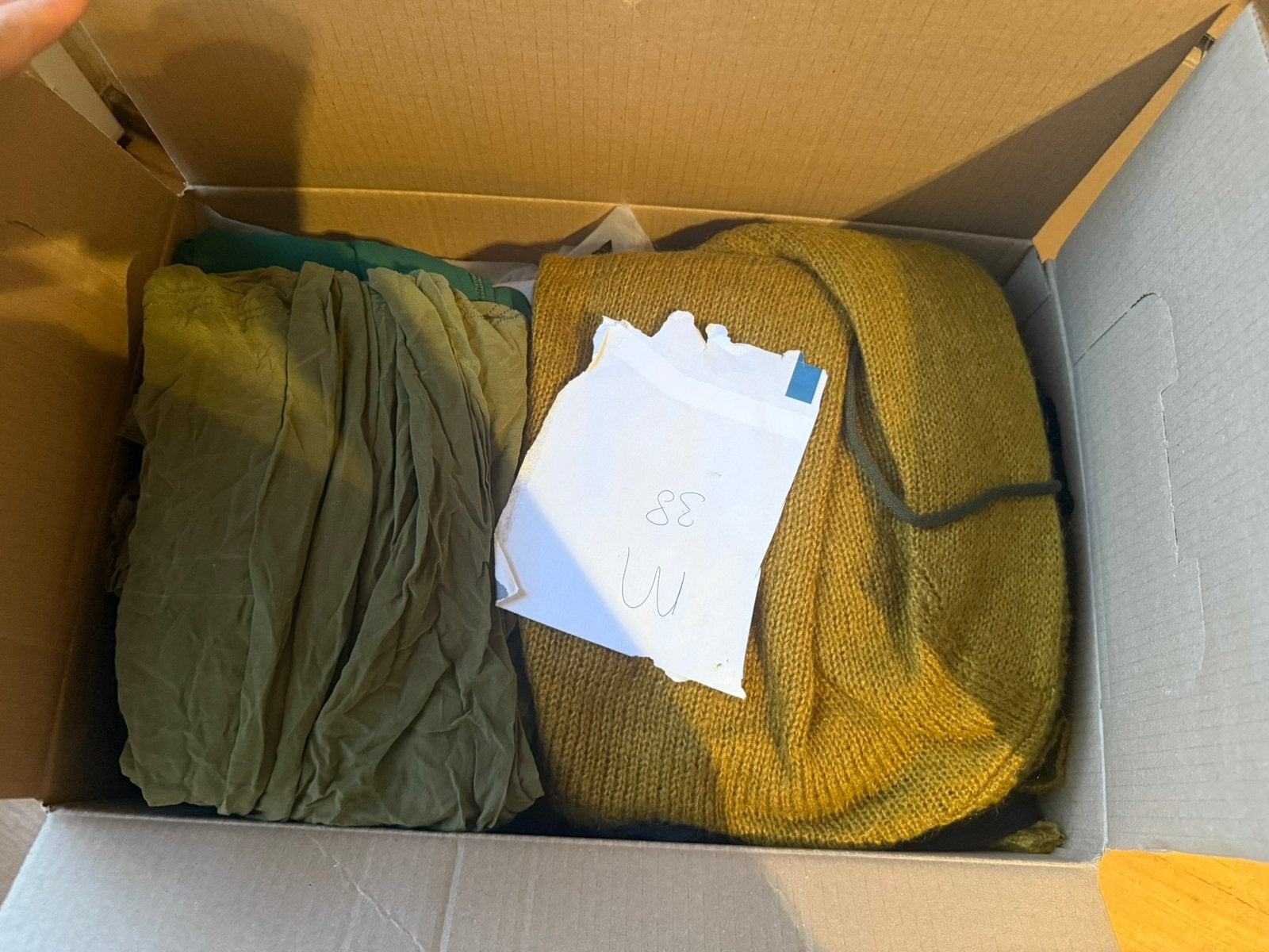 Verhuisdoos vol met dameskleding maat M 38, Ophalen of Verzenden, Zo goed als nieuw