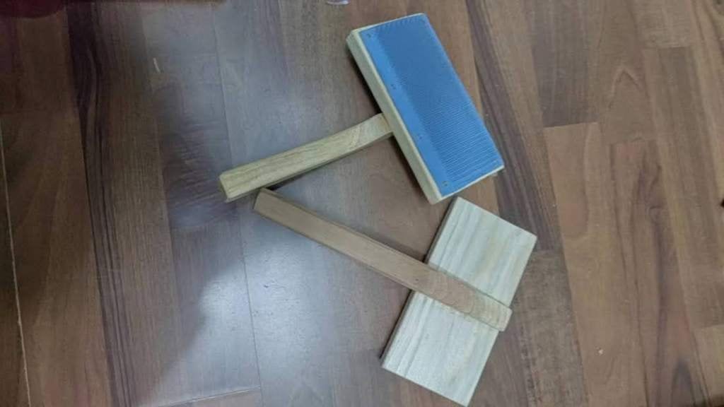 Nieuwe handkaarden kaardeborstels aangeboden., Ophalen of Verzenden, Nieuw, Spinwol