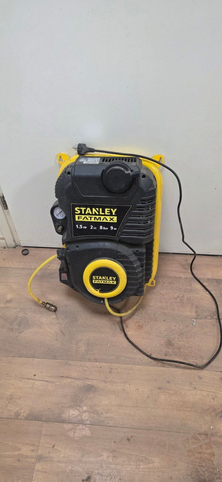 Stanley Fatmax Compressor 1.5 PK 2L 8 Bar, Doe-het-zelf en Verbouw, Ophalen, Mobiel, Gebruikt, 6 tot 10 bar