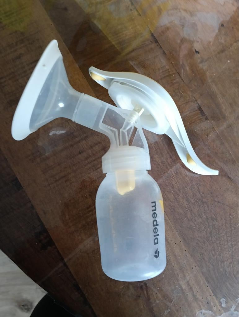Handkolf medela, Kinderen en Baby's, Babyvoeding en Toebehoren, Ophalen of Verzenden, Borstkolf