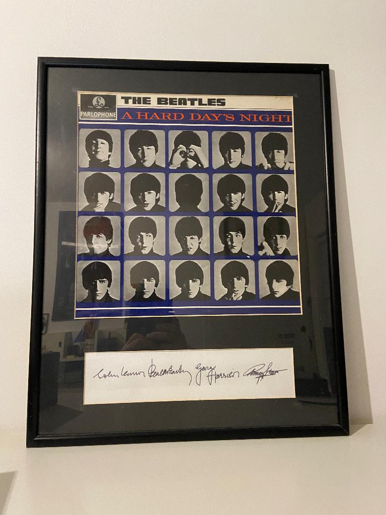 ingelijste beatlehoes  -  the Beatles met handtekeningen, Ophalen, 1960 - 1969, Zo goed als nieuw, 12 inch