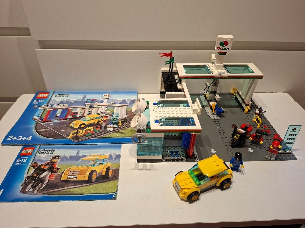 LEGO City Benzinestation - 7993, City, Lego, Ophalen of Verzenden, Zo goed als nieuw