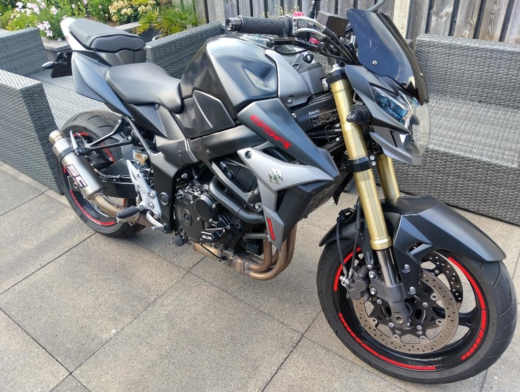suzuki gsr 750 naked bike black on black, Motoren, 750 cc, Occasion, 4 cilinders, Particulier