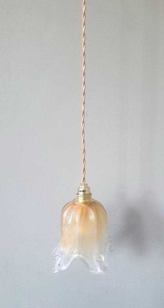 Vintage Murano hanglamp met een zachte, golvende belvorm, Gebruikt, E14 (klein), Ophalen of Verzenden, Glas