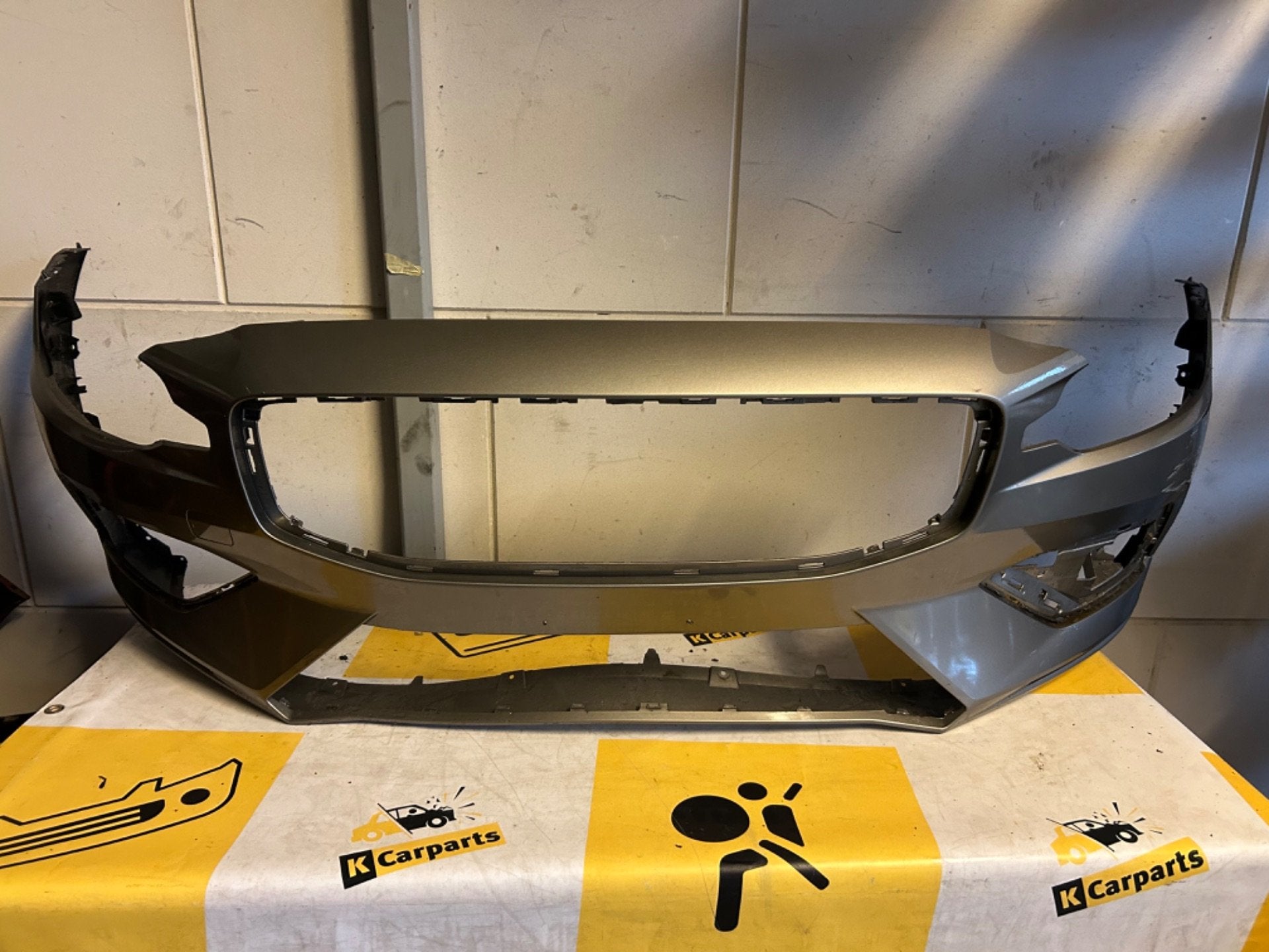 Volvo S60 V60 Voorbumper 31690589 V60 II 2 Origineel 9589, Info@fabrikant.eu, Ophalen of Verzenden, Volvo, Bumper