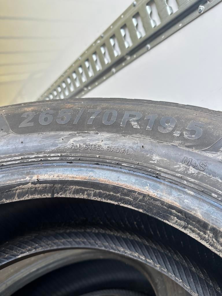 7 opgesneden banden maat 265/70R19.5, Auto-onderdelen, Banden en Velgen, Gebruikt, Vrachtwagen, 265 mm, Overige maten