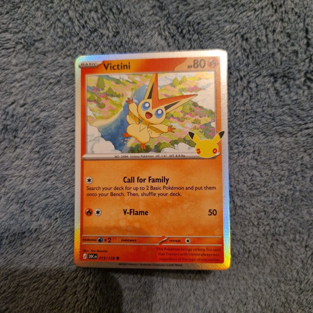 Victini 013/128 Pokémon 30th Celebration holo, Ophalen of Verzenden, Zo goed als nieuw, Losse kaart, Foil