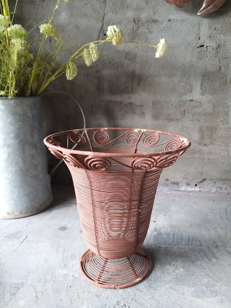 draadvaas op voet, Antiek en Kunst, Curiosa en Brocante, Ophalen of Verzenden