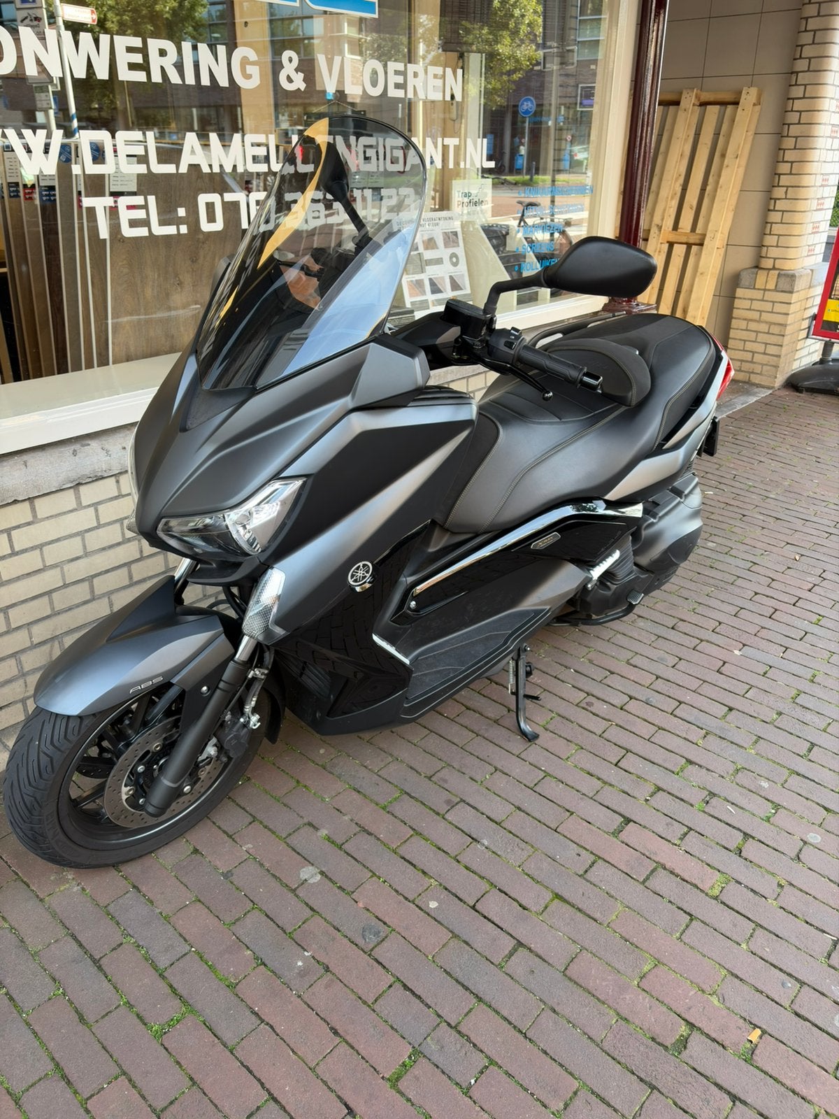 Xmax 400cc, Iron Max edition, akrapovitch uitlaat., Particulier, Scooter