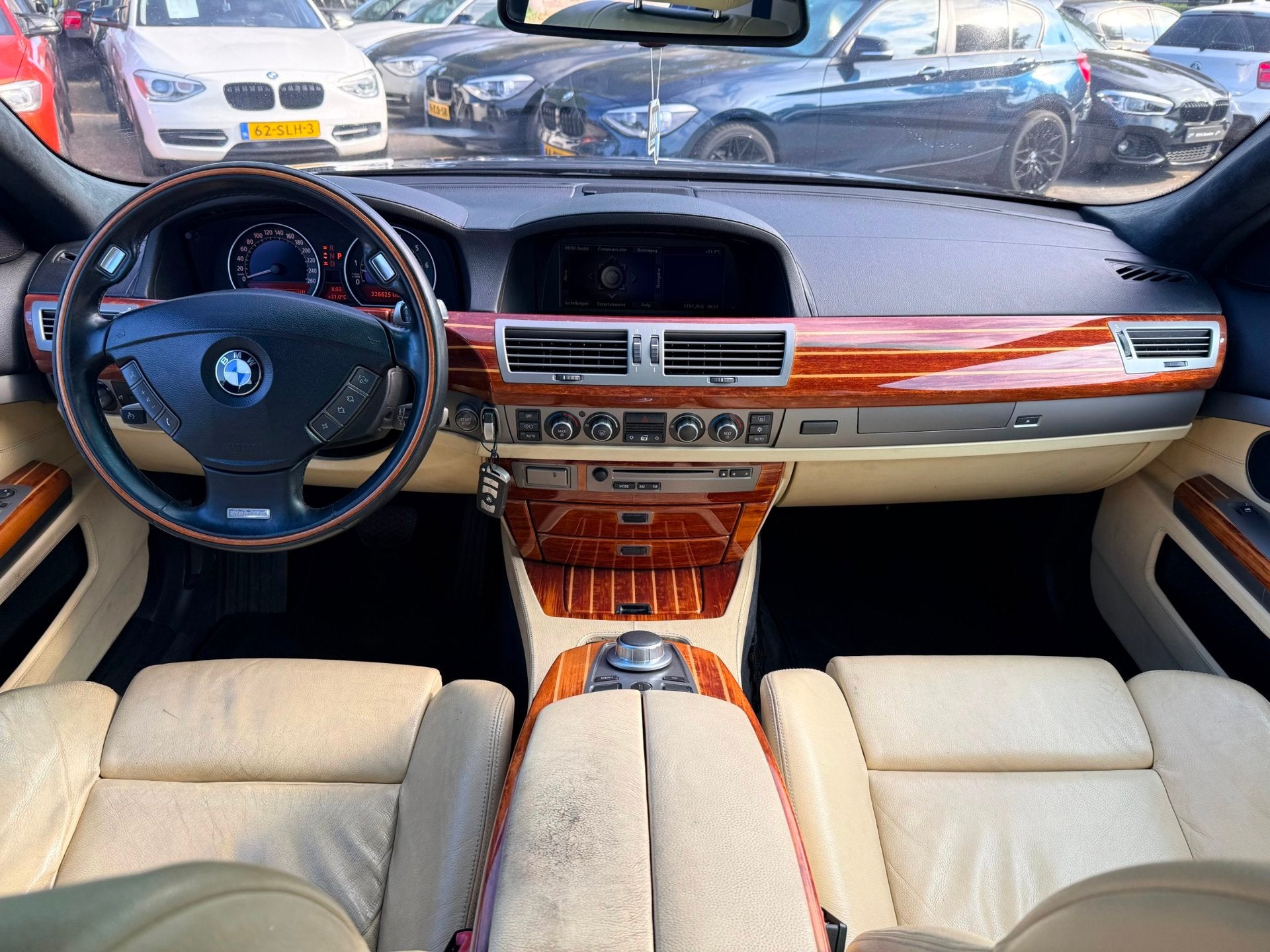 BMW 7-serie 740i Individual|Leder|Dakje|Alcantara Hemel|Xeno, Auto's, BMW, Automaat, Achterwielaandrijving, Gebruikt, 4000 cc