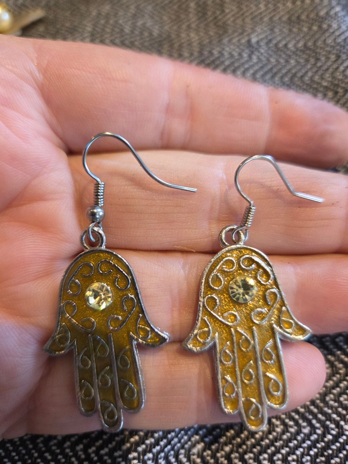 Oorbellen Hamsa Handje met Kristal - Goudkleurig, Met kristal, Overige materialen, Hangers, Ophalen of Verzenden