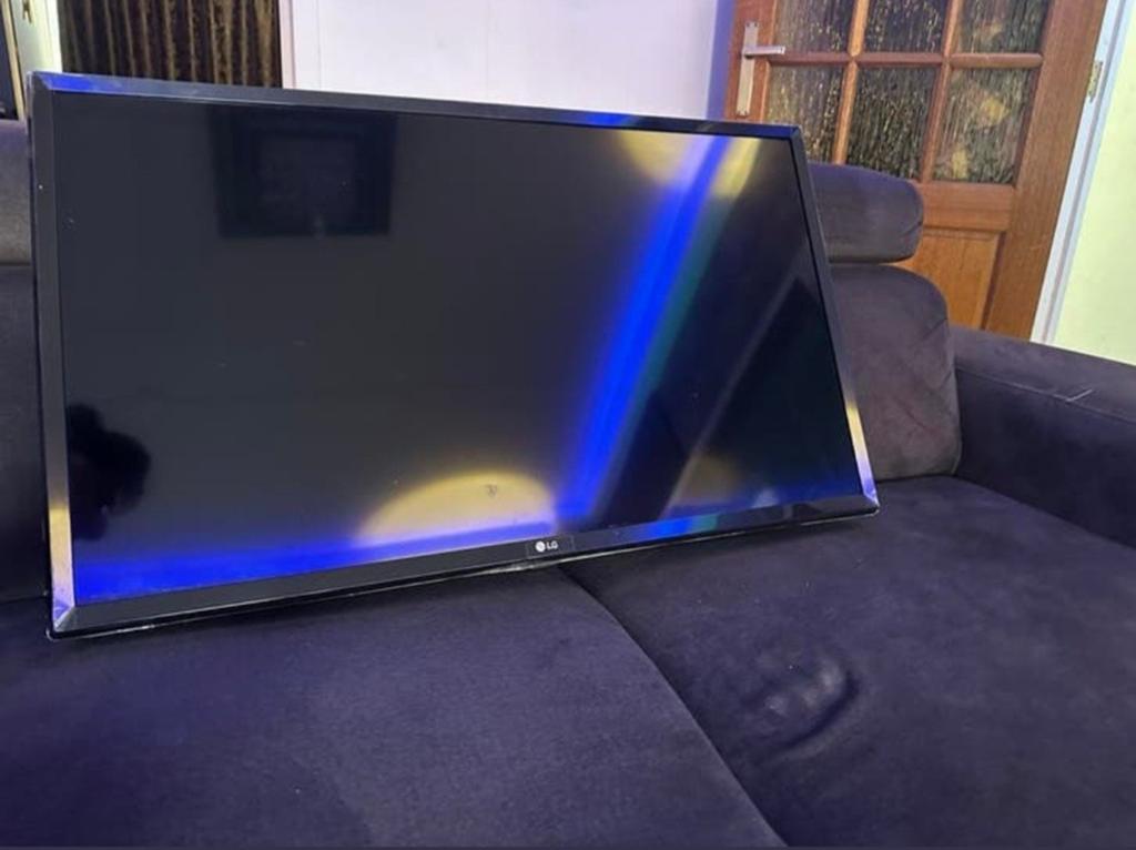 32 inch LG tv met muurbeugel, Audio, Tv en Foto, Televisies, Ophalen, 50 Hz, 80 tot 100 cm, LG