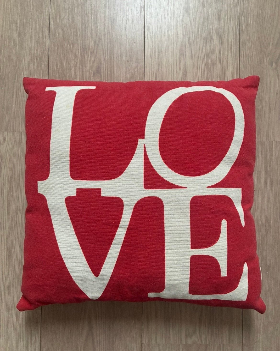 Rood, vierkant, kussen; Love, Ophalen, Zo goed als nieuw, Rood, Vierkant