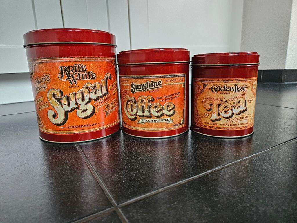Set van 3 vintage blikken voor koffie, thee en suiker, Verzamelen, Blikken, Ophalen of Verzenden, Gebruikt, Koffie, Overige merken
