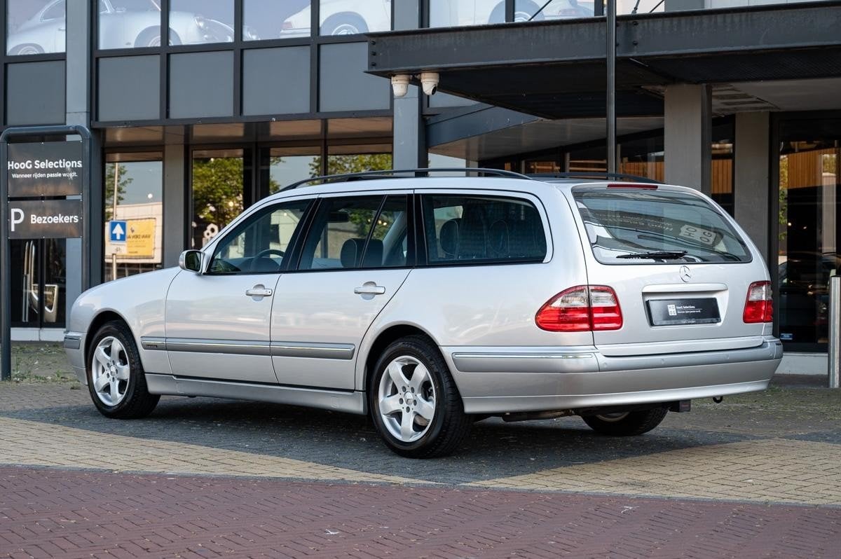 Mercedes-Benz E-Klasse E240 Elegance Combi W210 (bj 2000), Auto's, Oldtimers, Lederen bekleding, Zwart, Handgeschakeld, 170 pk